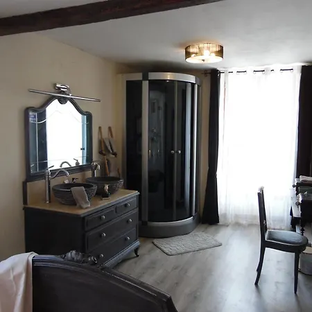 Appartement Chez Jérôme, Au Pied De La Cité Médiévale *