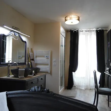 Appartement Chez Jérôme, Au Pied De La Cité Médiévale *