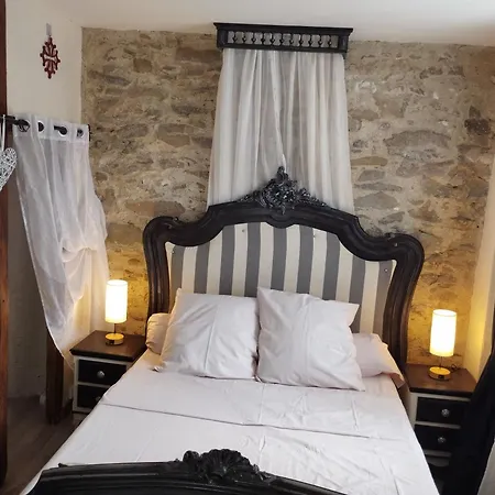 Chez Jerome, Au Pied De La Cite Medievale *
