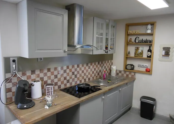 Chez Jérôme, Au Pied De La Cité Médiévale Appartement *