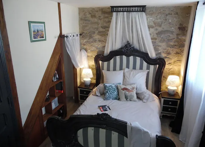 Chez Jerome, Au Pied De La Cite Medievale