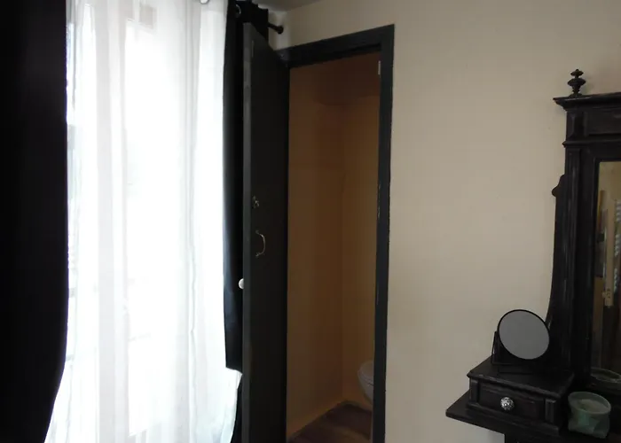 Appartement Chez Jérôme, Au Pied De La Cité Médiévale